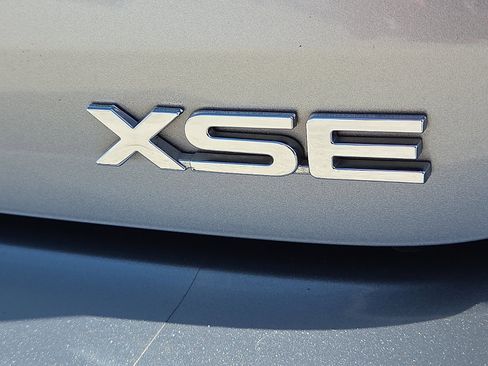 Used 2023 Toyota Highlander XSE image 8