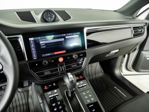 New 2026 Porsche Macan AWD/4WD image 13