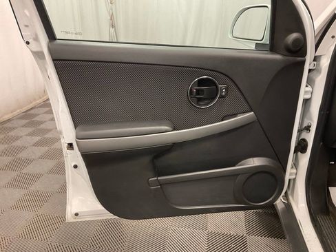Used 2006 Pontiac Torrent 2WD w/ Preferred Package image 15