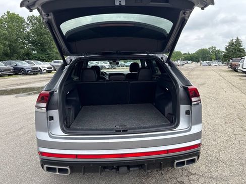 Used 2024 Volkswagen Atlas Cross Sport SEL R-Line AWD/4WD image 3
