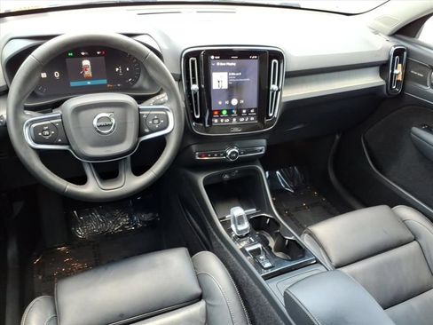 Used 2023 Volvo XC40 B5 Plus AWD/4WD image 23