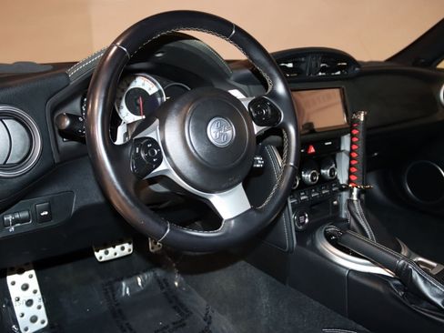 Used 2020 Toyota 86 RWD image 38