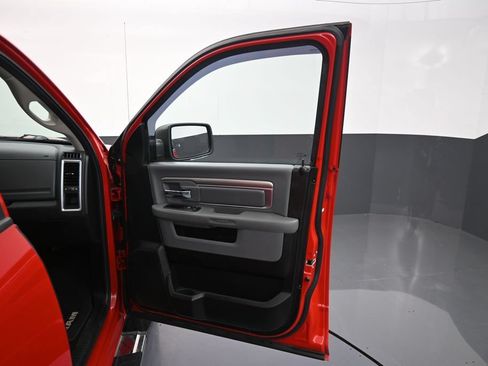 Used 2019 RAM 1500 Classic SLT w/ Luxury Group AWD/4WD image 34