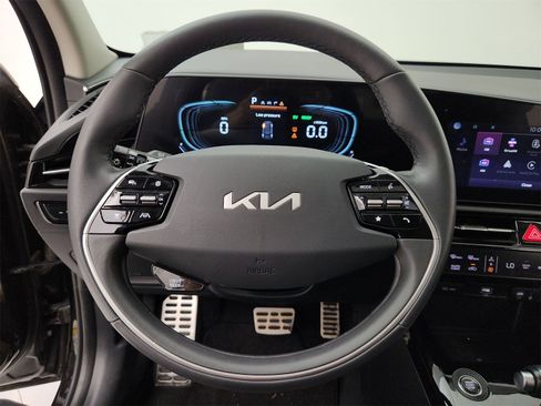 Certified 2024 Kia Niro SX Touring image 28