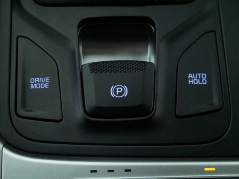 Used 2026 Kia Carnival FWD image 36