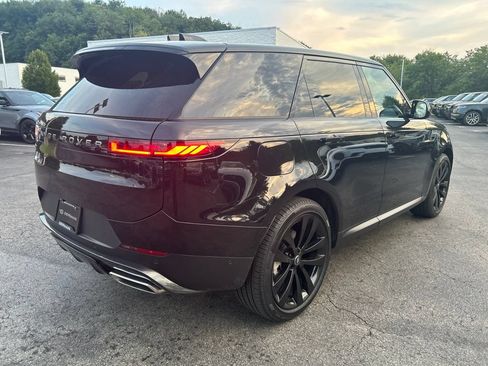 Used 2025 Land Rover Range Rover Sport SE AWD/4WD image 8