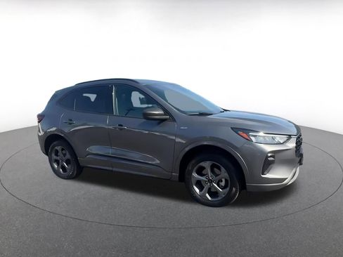 Used 2024 Ford Escape ST-Line AWD/4WD image 2