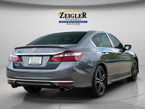 Used 2017 Honda Accord Sport image 7