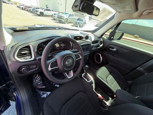 Used 2018 Jeep Renegade Latitude w/ Popular Equipment Group AWD/4WD image 13