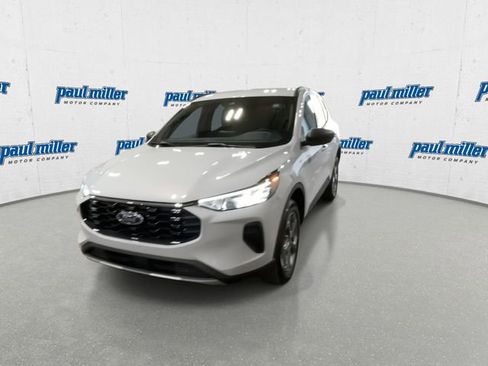 New 2026 Ford Escape ST-Line w/ Cold Weather Package AWD/4WD image 4