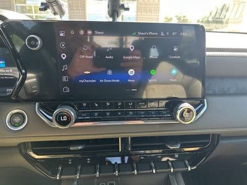 Used 2024 Chevrolet Colorado ZR2 w/ ZR2 Convenience Package III image 13