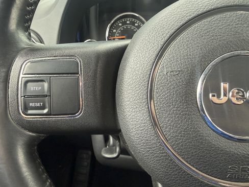 Used 2014 Jeep Compass Latitude AWD/4WD image 24