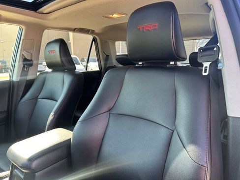 Used 2018 Toyota 4Runner TRD Off-Road Premium image 21