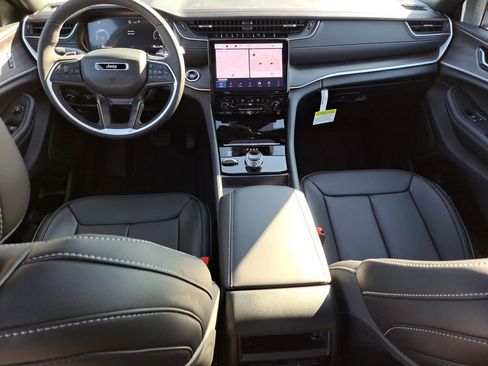New 2025 Jeep Grand Cherokee Limited w/ Luxury Tech Group II AWD/4WD image 12