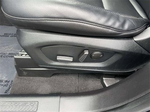 Used 2020 Ford Explorer XLT w/ Equipment Group 202A image 10