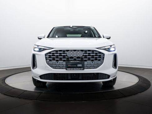 Certified 2025 Audi Q5 Premium w/ Convenience Package AWD/4WD image 23