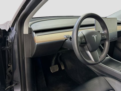 Used 2021 Tesla Model Y Long Range AWD/4WD image 17