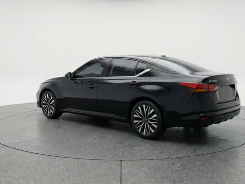 Used 2025 Nissan Altima 2.5 SV image 6