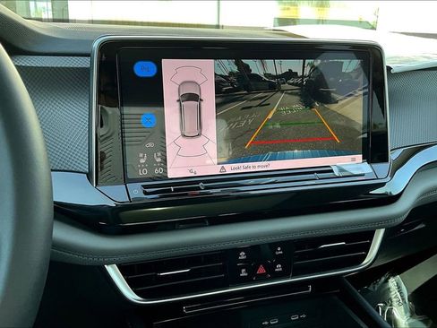 New 2026 Volkswagen Atlas Peak Edition image 13