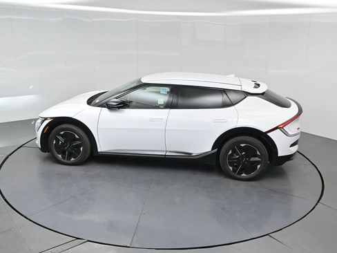 New 2025 Kia EV6 Wind RWD image 52