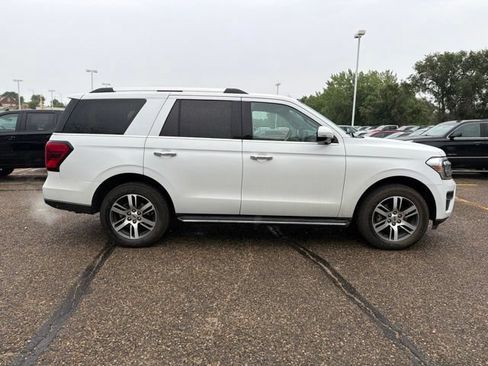 Used 2022 Ford Expedition Limited AWD/4WD image 9
