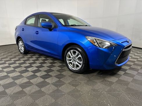 Used 2018 Toyota Yaris iA image 2