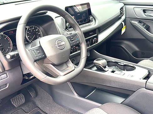 New 2026 Nissan Rogue SV FWD image 9