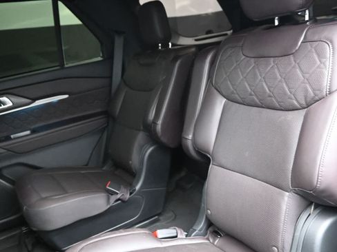 Certified 2026 Ford Explorer Platinum w/ LUX Leather Package AWD/4WD image 29