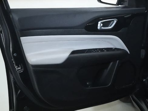 Used 2022 Jeep Compass Limited AWD/4WD image 14
