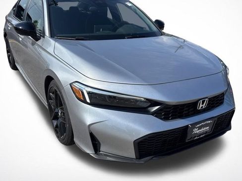 Used 2025 Honda Civic Sport image 3