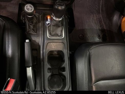 Used 2021 Jeep Wrangler Unlimited Sahara AWD/4WD image 15