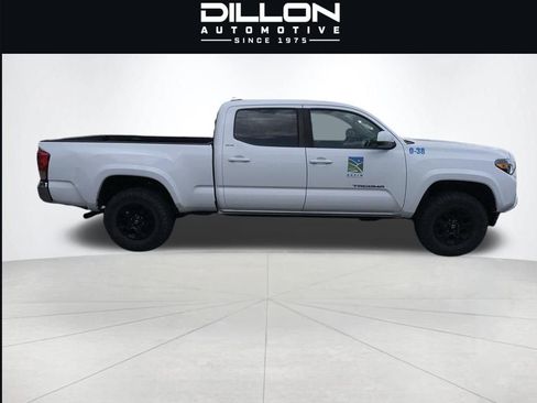 Used 2020 Toyota Tacoma SR5 AWD/4WD image 10