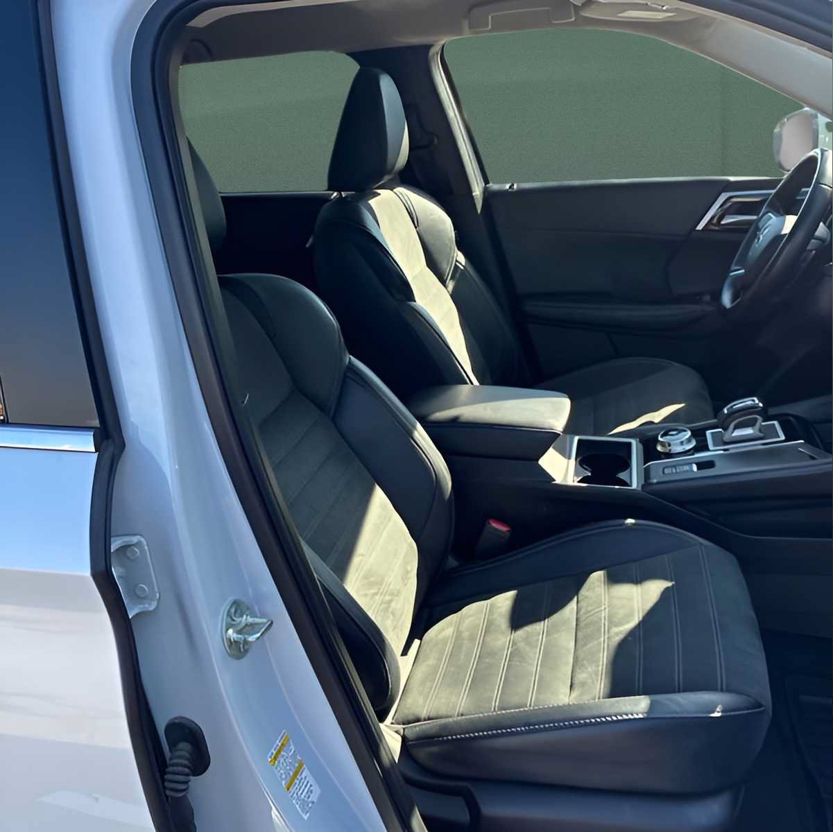 Used 2024 Mitsubishi Outlander SE FWD image 5