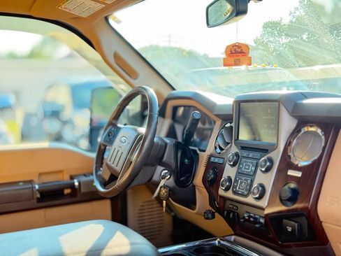 Used 2016 Ford F250 Lariat w/ Lariat Interior Package AWD/4WD image 26