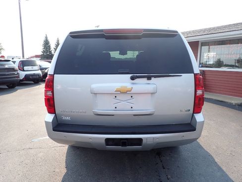 Used 2010 Chevrolet Suburban LT AWD/4WD image 5