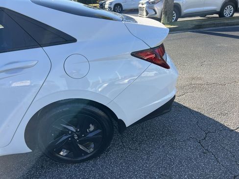 Used 2023 Hyundai Elantra SEL image 8