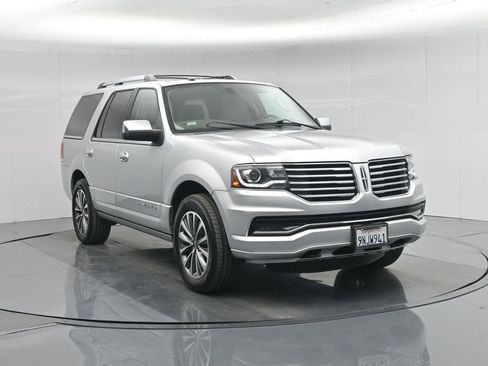 Used 2017 Lincoln Navigator Select image 41