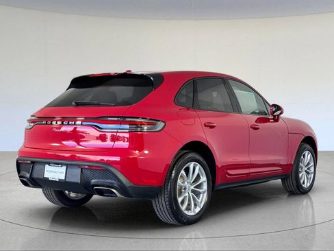 Certified 2026 Porsche Macan AWD/4WD image 8