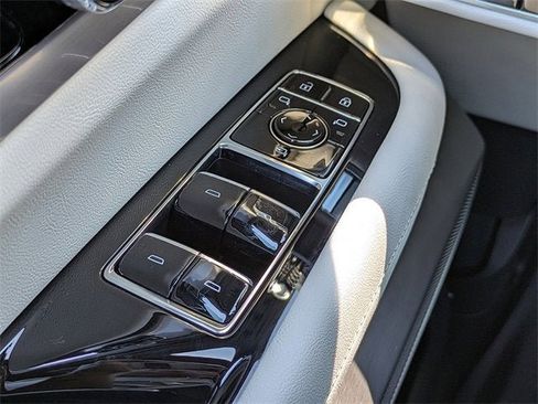 New 2026 Cadillac Vistiq Luxury image 24