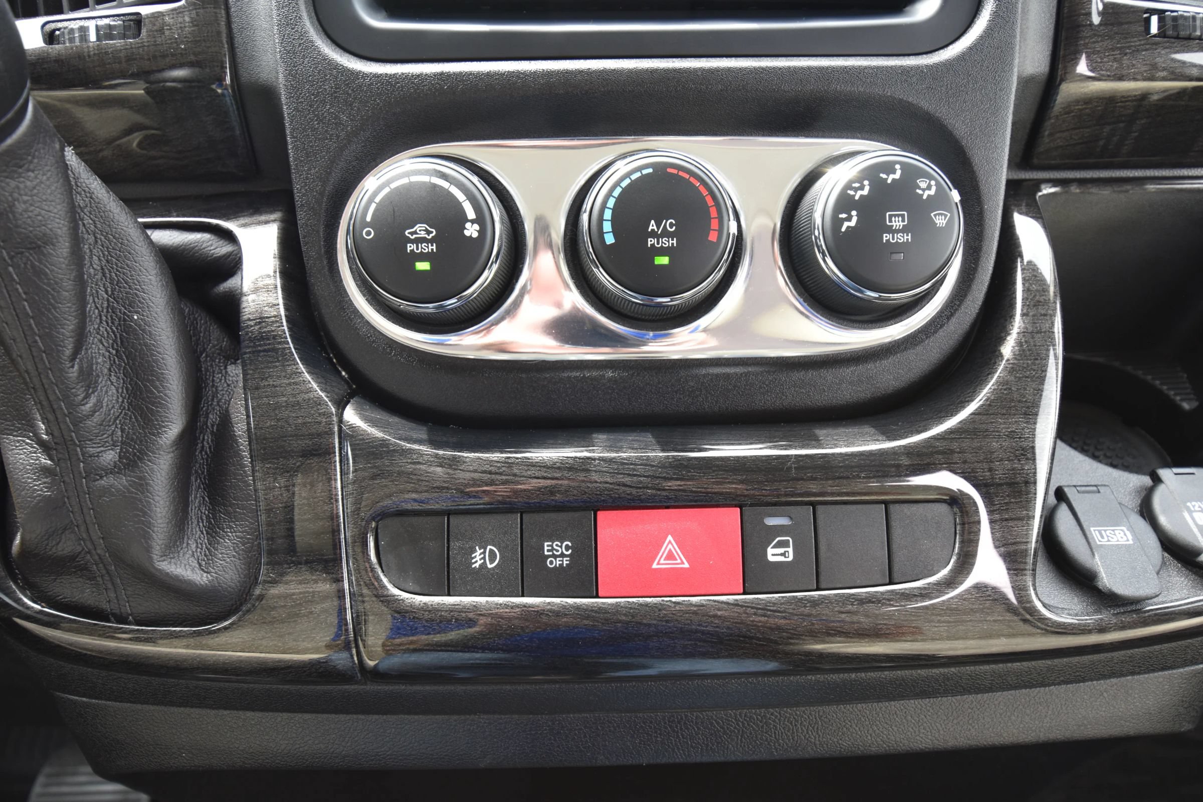 Used 2021 RAM ProMaster 3500 w/ Premium Appearance Group FWD image 38