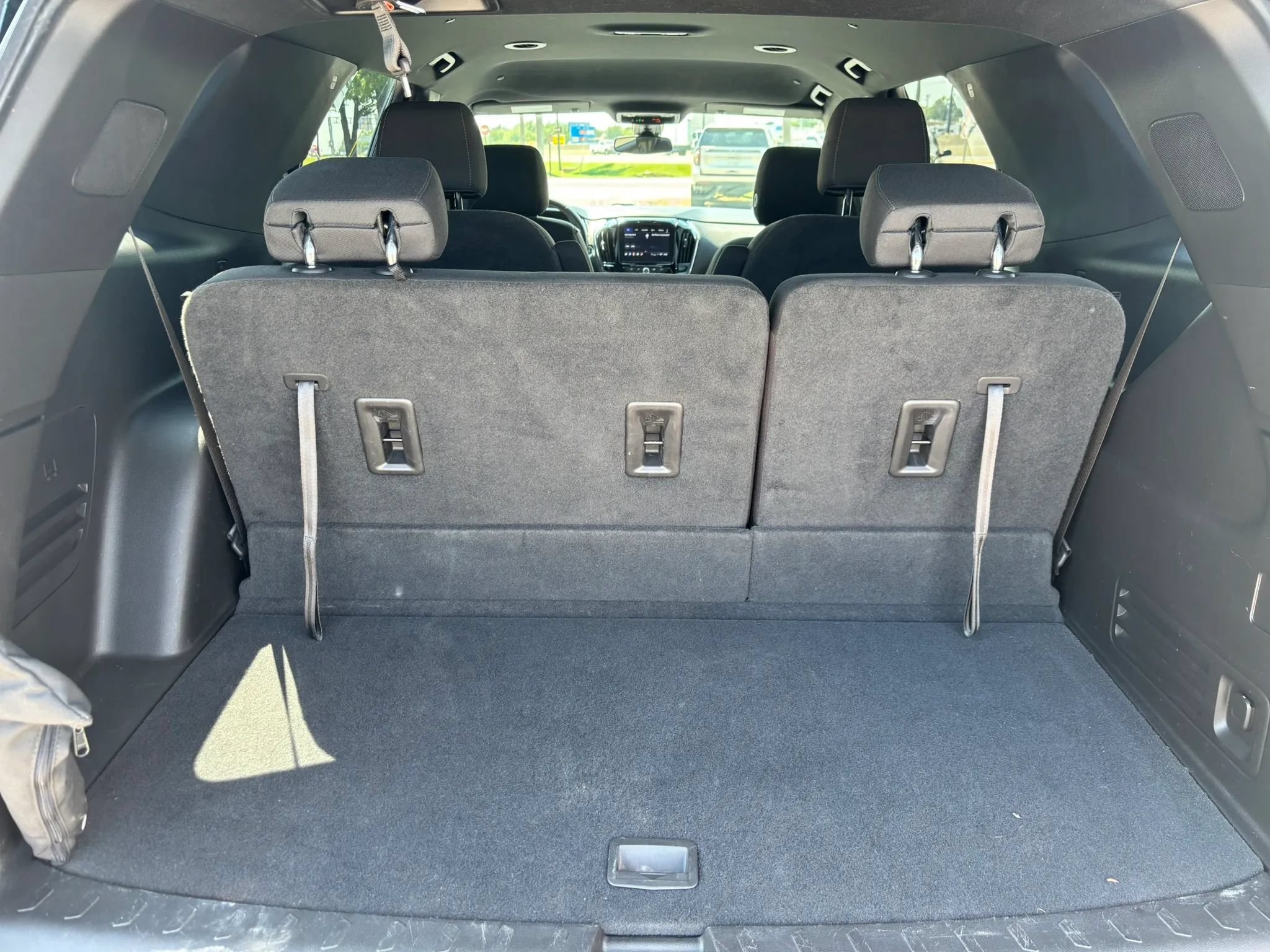 Used 2022 Chevrolet Traverse LT FWD image 17