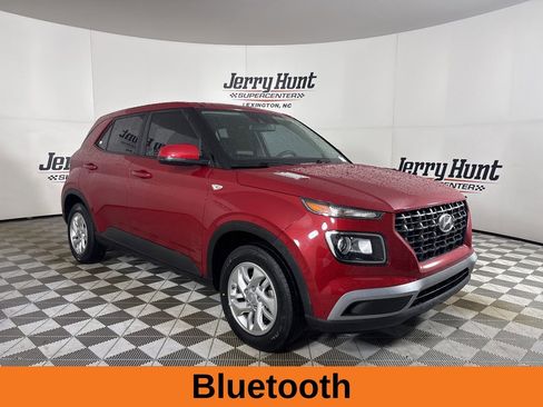 Used 2021 Hyundai Venue SE w/ Cargo Package image 4