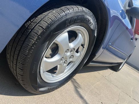 Used 2004 Ford Taurus SE FWD image 10