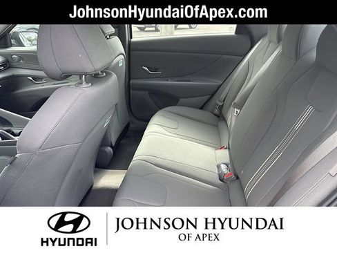 Used 2025 Hyundai Elantra Sport FWD image 16