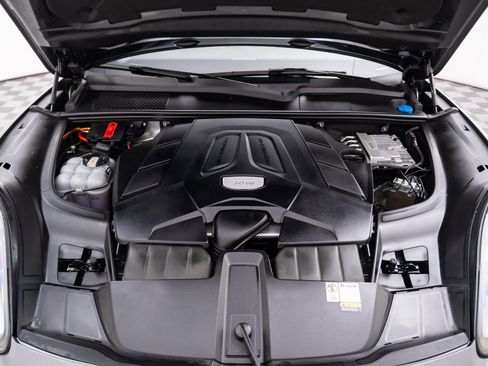 Certified 2023 Porsche Cayenne image 29