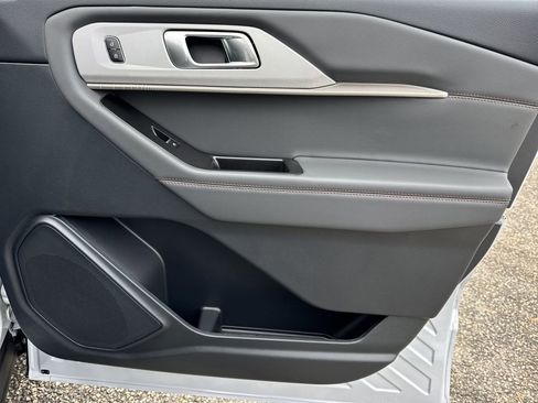 New 2026 Ford Explorer Active RWD image 14