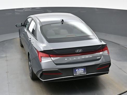 Certified 2025 Hyundai Elantra SEL image 35
