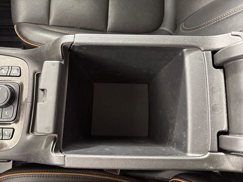 Used 2022 GMC Acadia AT4 w/ GMC Pro Grade Package image 25