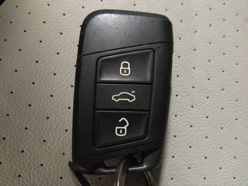 Used 2020 Volkswagen Jetta R-Line FWD image 32