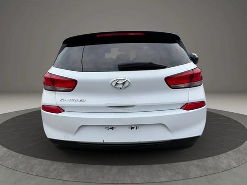 Used 2019 Hyundai Elantra GT FWD image 6